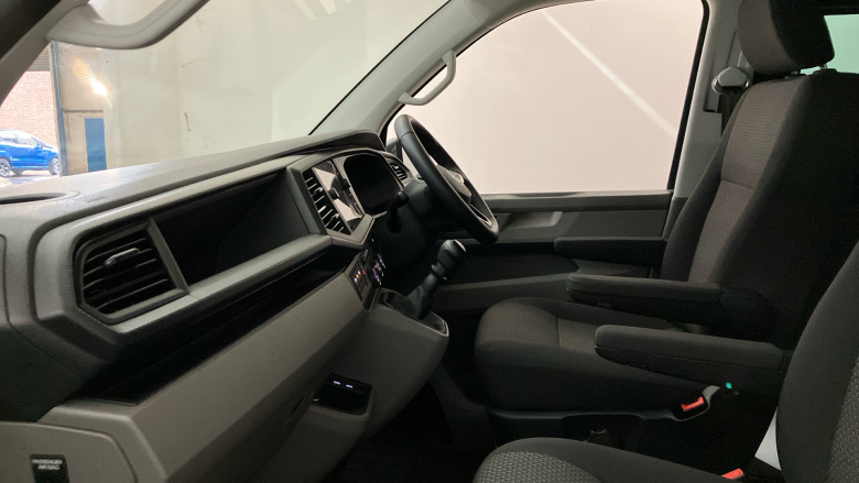 Volkswagen Transporter T32 Lwb Diesel 2.0 TDI 150 Highline Kombi Van